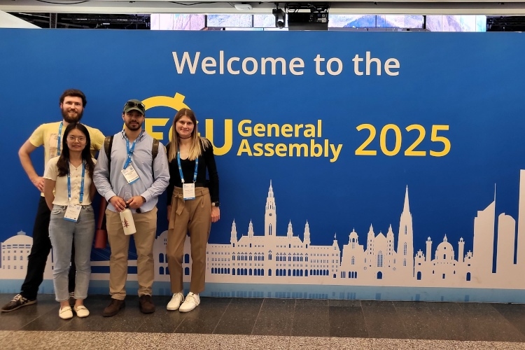 Teilnehmende der AG Mineralstaub bei der EGU25